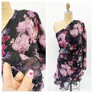 Express One-Shoulder floral pleated romper mini dress.